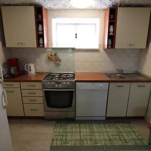 Sunny Garden Apartment